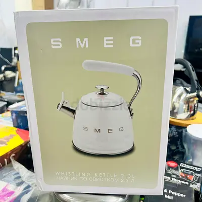 Smeg Whistling Stovetop Kettle 2.3L White