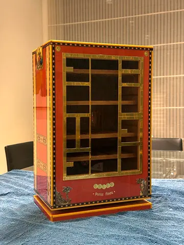 Luxury Cuban Cabinet Humidor – La Flor de Alba "Puros Finos" Edition
