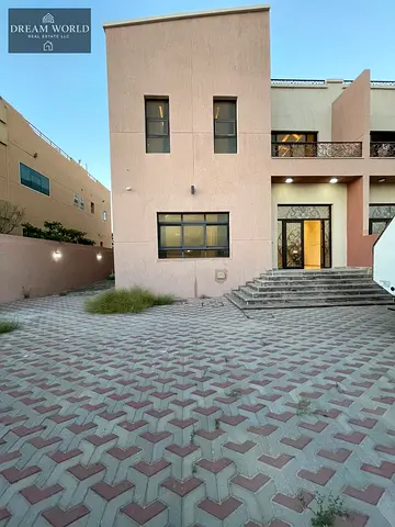 Luxury 5Bedroom villa with Basement for Rent | Separate Hall & Majlis | Ready to Move