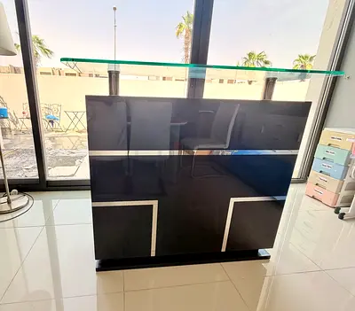 Compact Modern Glass Top Home Bar / Console - Black High Gloss