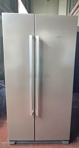 Bosch Side by Side Fridge Freezer. Net and clean good condition perfect working