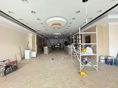 Hot OFFER LUXURY shop prime location business center ready to move only jest 145k