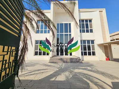 Luxury 6 Bed Villa | Big Garden | Maid And Driver