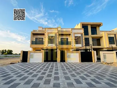 Townhouse - 3 floors - Includes AC fees - Freehold