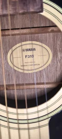 Yamaha F310 Acoustic Guitar - Good Condition