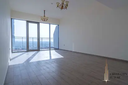Closed Kitchen + Storage Room + Higher Floor