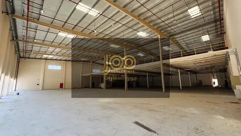 Large Commercial Showroom for Rent in a Strategic Location – Al Jurf 3