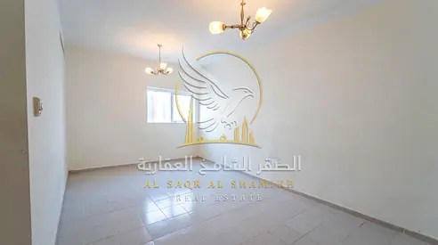 شقة غرفة وصالة للإيجار في القليعة بالشارقة مساحة مريحة مطبخ حمام تأمين مؤجل والدفع على 4 أو 6 دفعات