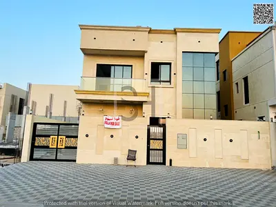 فيلا للبيع بموقع مميز مقابل الخدمات وشارع الشيخ محمد بن زايد.