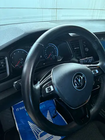 صورة 7 لـ 2021 Volkswagen T-ROC