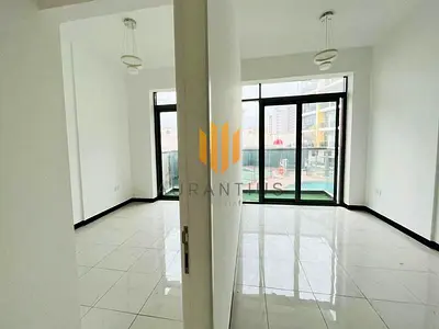 Large Layout | Next to Mall | Amenities View