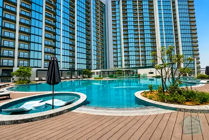 Luxe High-Floor 2 BR | Pool & Gym | Special Rate