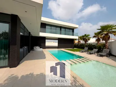 Luxurious 4-Bedroom Villa with Garden & Private Pool