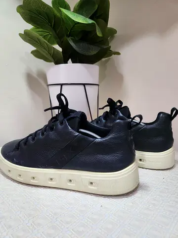 ECCO Shoes Street 720 Leather Sneaker Size: 8.5 EU: 42