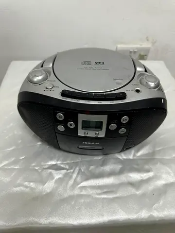 Toshiba Portable CD/MP3 Boombox with Radio - Used