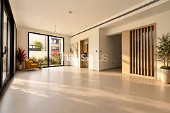 Large Layout and Plot | Park backing | Corner