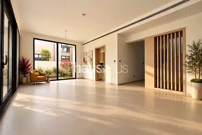 Large Layout and Plot | Park backing | Corner