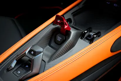 صورة 15 لـ 2024 Lamborghini REVUELTO