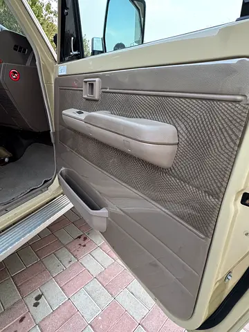 صورة 17 لـ 2015 Toyota LAND CRUISER 70 SERIES