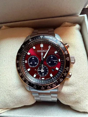Seiko Chronograph Men's Stainless Steel Watch - Red Dial