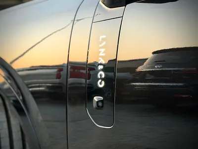 2025 LYNK & CO 900 — миниатюра 14