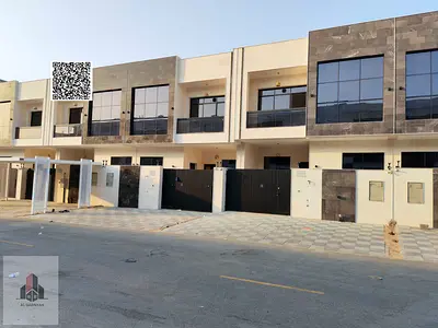 للبيع تاون هاوس مميز قريب الشارع الرئيسي والسفير ماركت بسعر شامل رسوم التسجيل