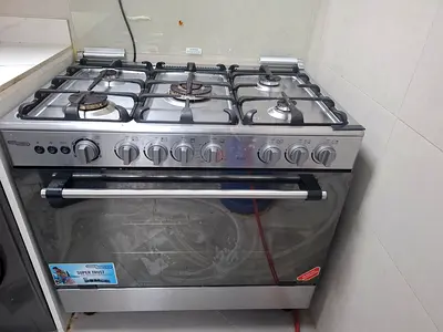 5-Burner Stainless Steel Gas Range with Large Oven - Good Condition