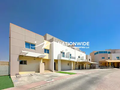 Fully-Renovated|Single Row|Upgraded to 4BR