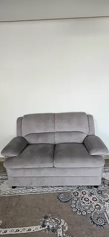 Light grey 5-seater sofa in good condition - 2 pieces - pickup from fujairah