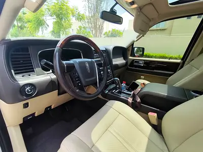 صورة 13 لـ 2015 Lincoln NAVIGATOR