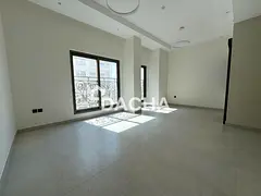 Maids Room | Vacant | Mid Floor | Metro Walkable