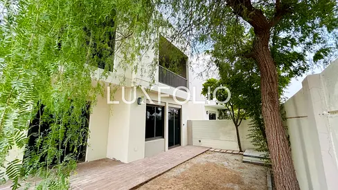 Spacious Layout | Bright | Ready to Move
