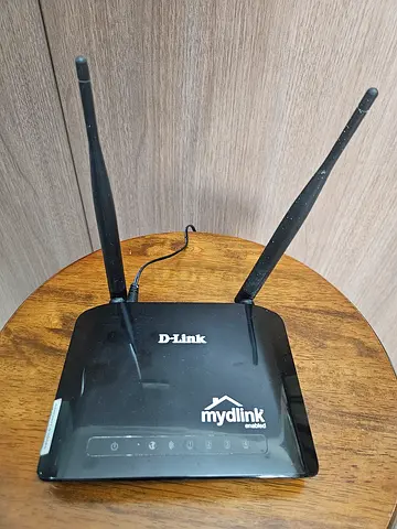 D-Link Wireless Router (2 Antennas) - Excellent Condition