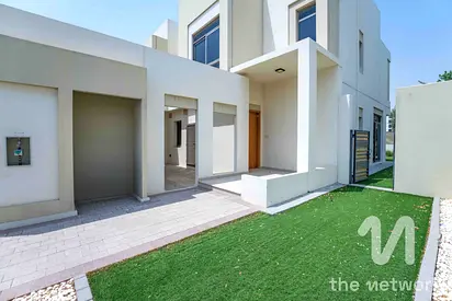 Exclusive | Vacant | Corner Plot | 4 Bed Plus Maid