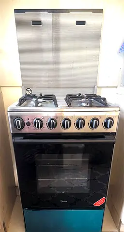 Used freestanding gas cooker with oven - good working condition