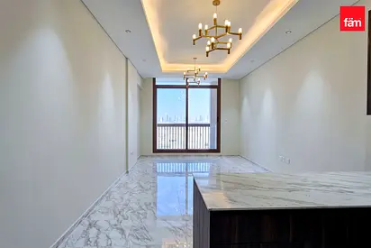 High floor | City views | Modern Apt