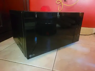 LG countertop Microwave Oven - good working condition