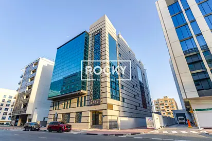 BRAND NEW OFFICE | BEHIND MALL OF THE EMIRATES | WALKING DISTANCE TO METRO STATION
