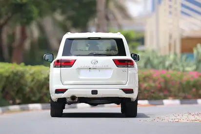 2026 Toyota LAND CRUISER photo 3