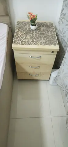2 pieces bedsides 3-drawer mobile pedestal with lock