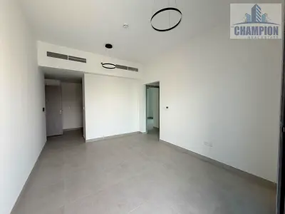 شقة فسيحة بغرفتي نوم | سكن H12 | شقة مطلة على المدينة