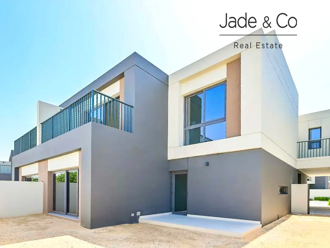 Community Expert | Spacious 4BR | Dual Living