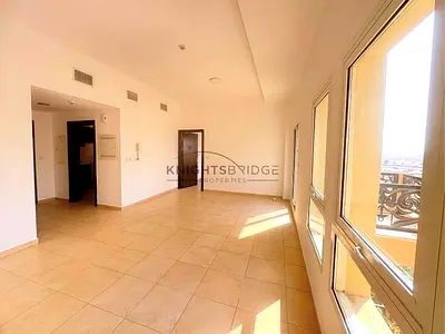 High-Floor | Vacant | Closed Kitchen | 2 Baths