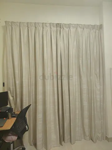 Beige full-length curtain pair - ready to hang, good condition