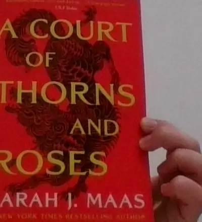 A Court of Thorns and Roses