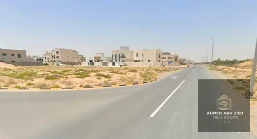 أرض سكنية استثمارية للبيع في الحليو 1 بعجمان مساحة 241 متر تصريح أرضي وأول بسعر 630 ألف درهم فرصة مميزة للبناء والاستثمار