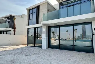 Stunning 4 BR Villa in Danah Bay with Wynn Casino Views
