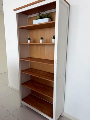 Bookshelf