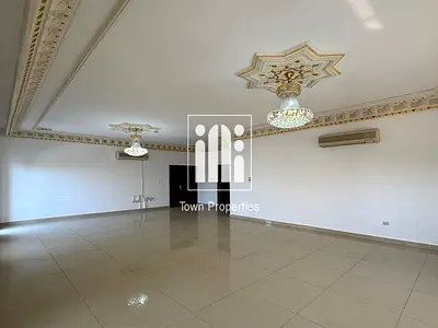 سـعــر لـقـطـة | مـوقــع مـمــيــز | شـقــة واسـعــة 4 غــرف نــوم | 2 بـلـكــونـة |