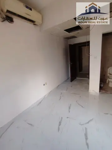 نعم، نضيف **باركن متاح** للإعلان: 🏠 **استوديو للإيجار في المجرة** ✨ مساحة واسعة ومريحة 🍳 مطبخ واسع 🚿 حمام 🅿️ **باركن متاح** 📍 موقع مميز بجوار
